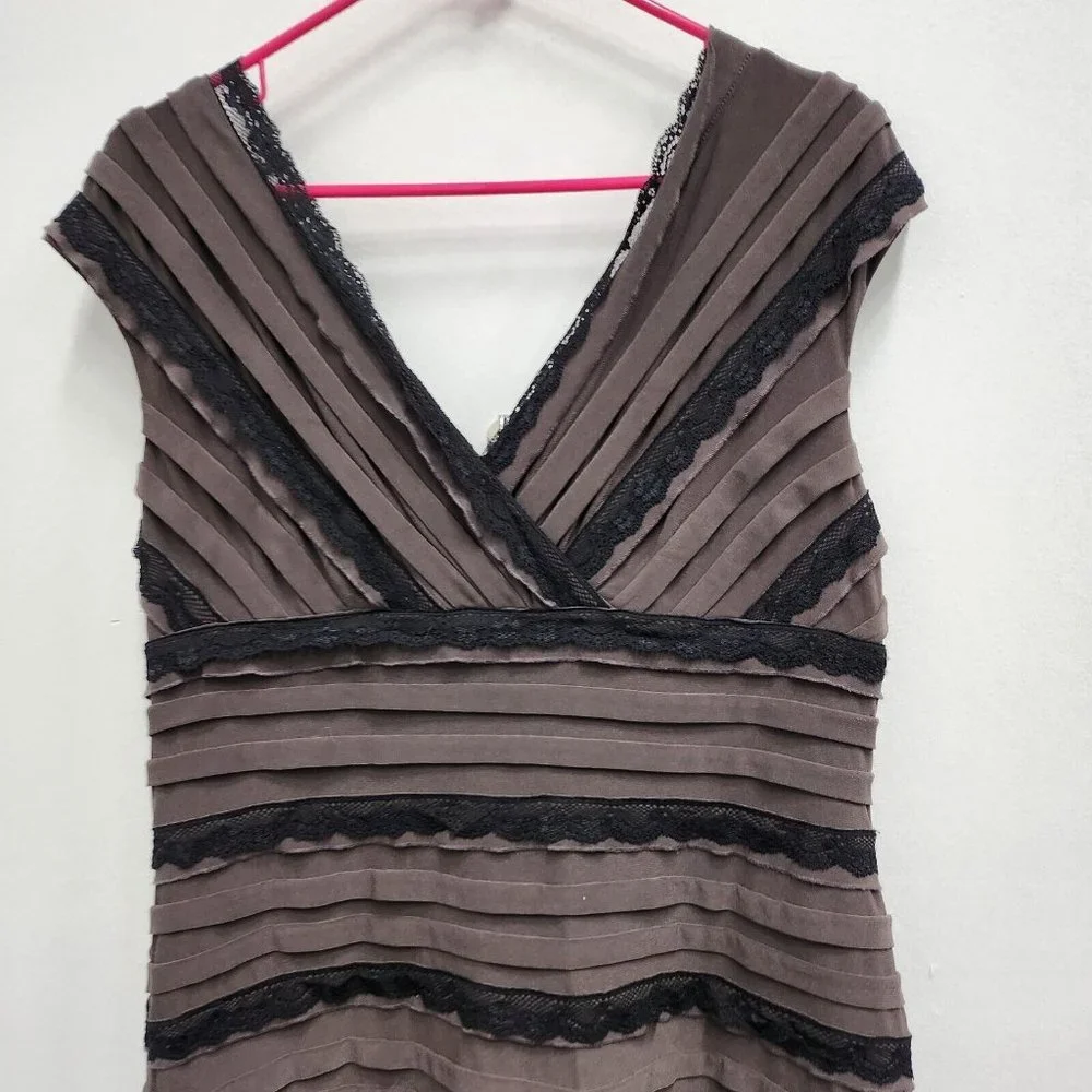 Adrianna Papell Womens Cocktail Dress Size 14 Brown Flat Ruffle Lace Surplice - Picture 3 of 10